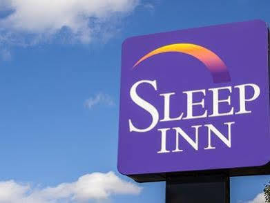 Sleep Near I-95 2*