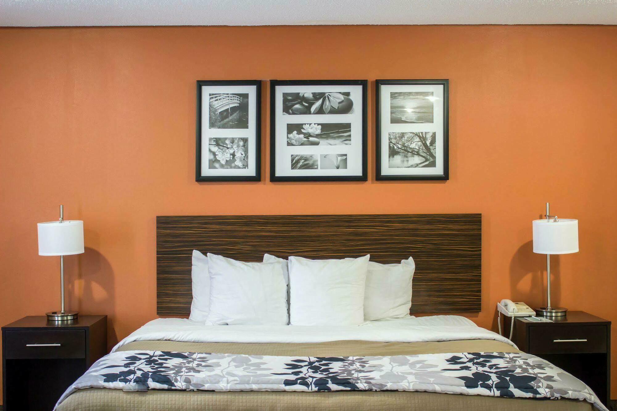 Sleep Near I-95 Hotel 2*